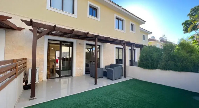 Kapparis town house