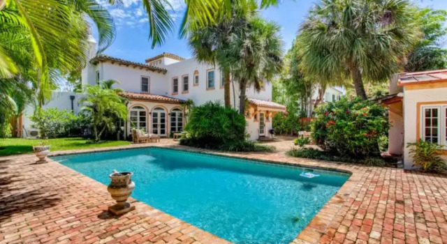 Коттедж Villa Blanca - Saltwater Serenity in a Classic Mediterranean Revival Villa