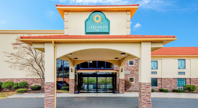 La Quinta Inn by Wyndham West Long Branch NJ Shore Area, Забронировать Отель Лонг-Бранч Джерси-Шор