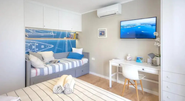 Apartment With one Bedroom in Mali Lošinj, With Wonderful sea View, Furnished Terrace and Wifi - Near the Beach, Забронировать Апартаменты/квартира Апартаменты Мали-Лошиня, рядом с Пляж Чикат Дог, Апартаменты/квартира