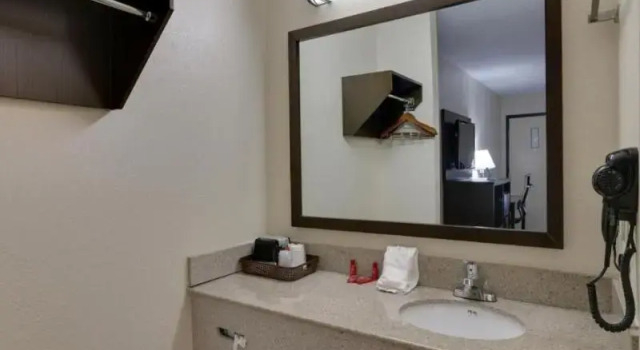 Двухместный люкс Baymont by Wyndham Ridgeland I-95