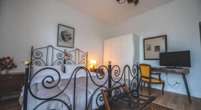 B&B Il Girasole, Book Bed and Breakfast Hoteller i Corciano med parkering, Parkering
