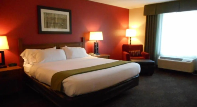 Номер Standard Holiday Inn Express Logan by IHG