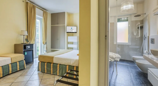 Трёхместный номер Superior с видом на горы Hotel Albatros Varigotti