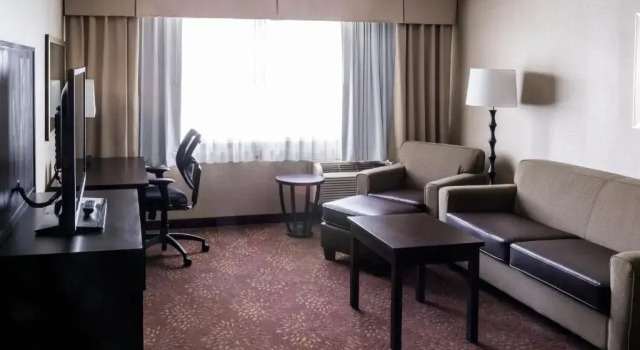 Люкс Holiday Inn Express Big Rapids by IHG