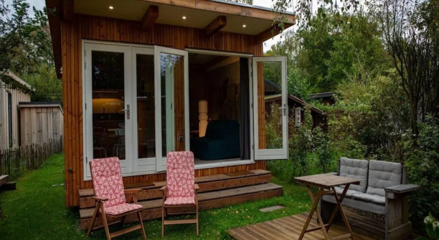 Коттедж Charming Chalet in Sint Maartenszee