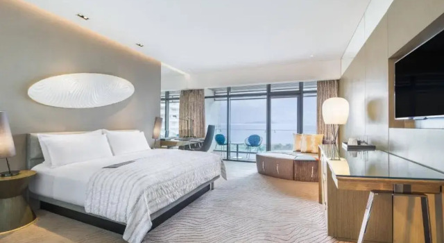 Двухместный номер Standard с балконом и с видом на море Le Meridien Qingdao West Coast