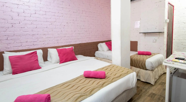 Camera tripla Standard M Motel Meru