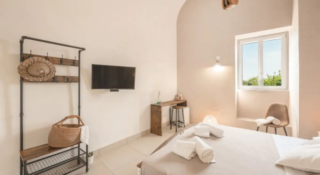 Calacala rooms, restaurant & farm experience