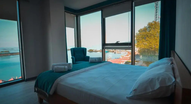 Marina Green Suit - Residence