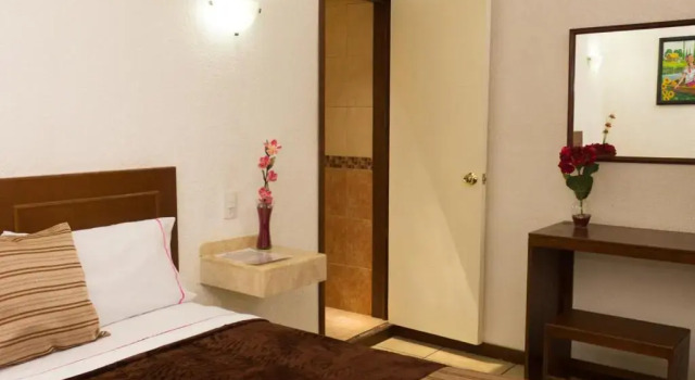 Полулюкс Hotel Azucena