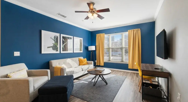 Kasa Dallas West End