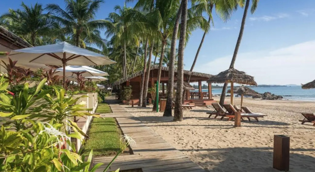 Бунгало с видом на море Bayview The Beach Resort