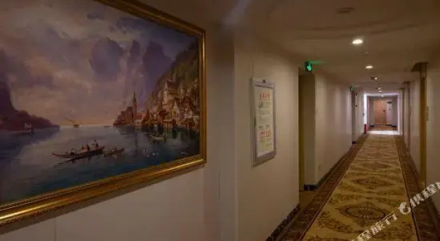 Люкс Deluxe с красивым видом из окна Vienna International Hotel (Hangzhou Olympic Sports Expo Center)