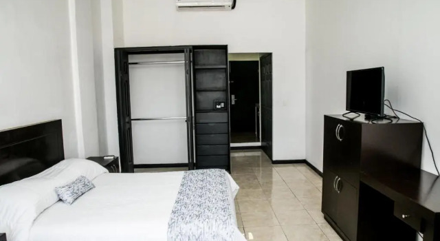 Люкс с балконом Booking Dioh