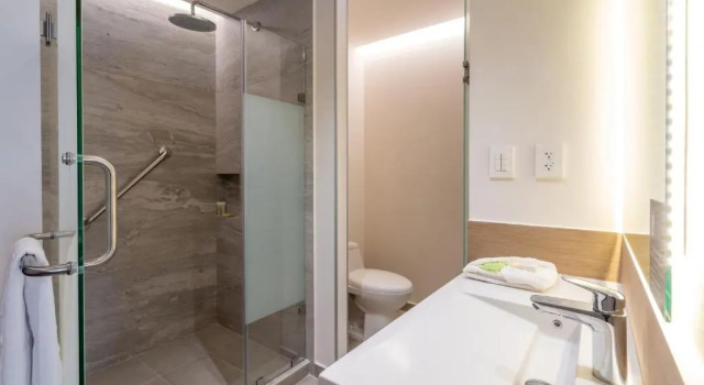 Четырёхместный номер Standard City Express Plus by Marriott San Luis Potosi