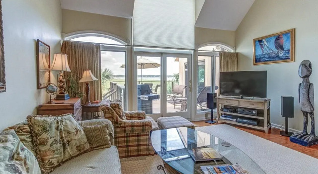 17 Mizzenmast Court