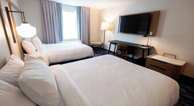 Четырёхместный номер Standard Fairfield by Marriott Inn & Suites Fond du Lac
