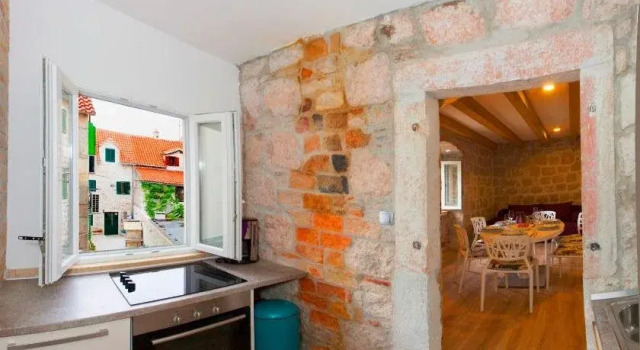 Veli Varos Apartments, Prenota Appartamento Hotel a Croatian Islands con piscina, Piscina