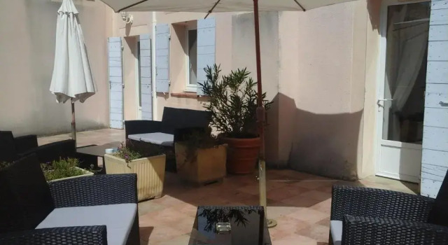 Двухместный номер Superior Logis Hôtel La Bastide des Monges