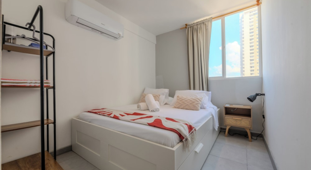 Апартаменты с балконом Modern Apt Near Beach & Center -Sunset47