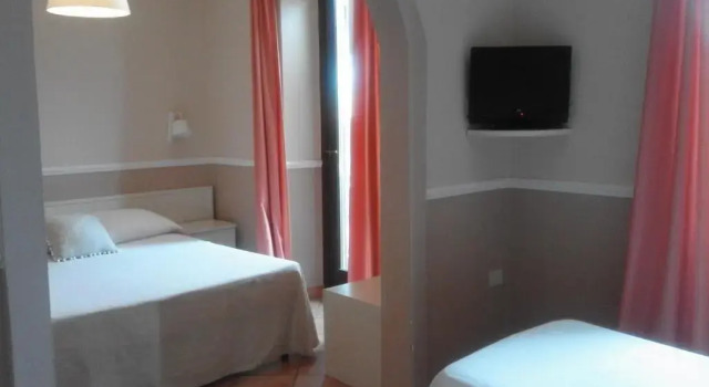 Четырёхместный номер Standard Hotel Moderno