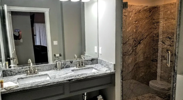 Четырёхместный люкс Superior с видом на поле для гольфа Resort at Eagle Point Golf Club Lodging