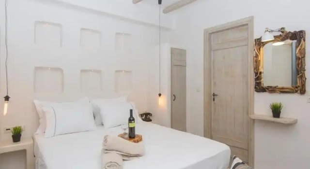 Номер Deluxe Ampelos Suites