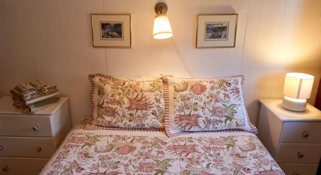 Maple Ridge Cottages, Book Hotel Ganges 