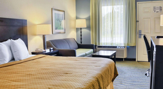Quality Inn Thornburg, Book Hotel Billige hoteller i Virginia