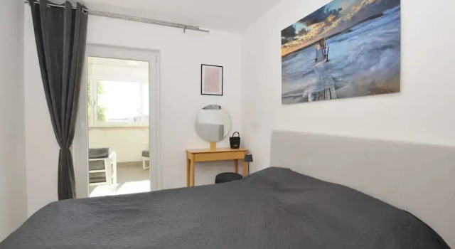Tranquil and Bright Apartment With Loggia, Забронировать Апартаменты/квартира Апартаменты Ровинь, рядом с Church of Saint Benedict Rovinj, Апартаменты/квартира