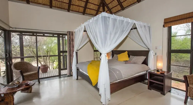 Коттедж Luxury Villa With a Swimming Pool in Hoedspruit