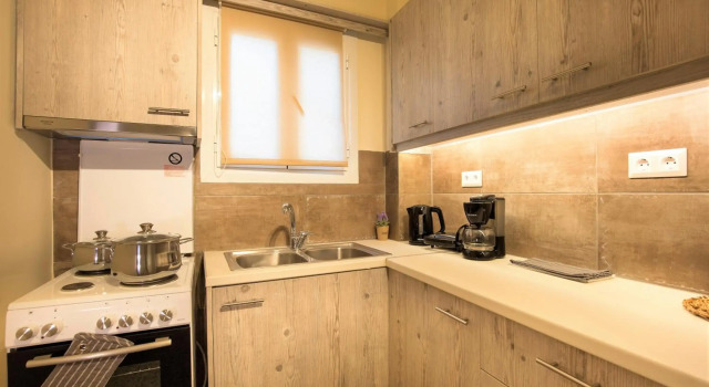 Lycabettus Quiet Renovated Apartment, Забронировать Апартаменты/квартира Афины Острова Саронического залива - Аттика, рядом с Theocharakis Foundation