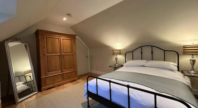 NEW 1BD Contemporary Home Upper Dunblane