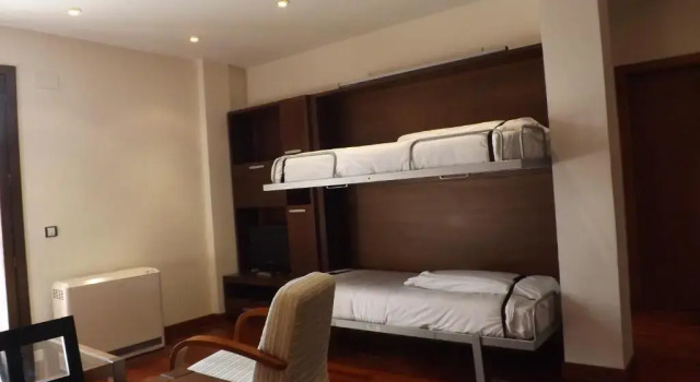 Апартаменты с балконом и с красивым видом из окна Roca Nevada Suites