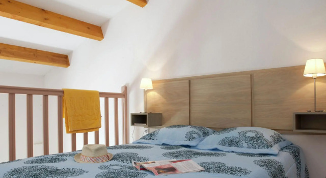 Semi-detached home 500 m. from the center of Colombiers, Book Hotel Colombiers Canal du Midi