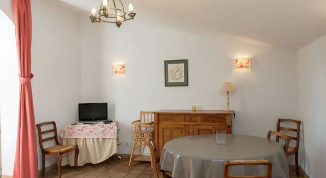 Premium Apartment in Saint-clair With Terrace, Prenota Appartamento Saint-Clair-du-Rhone Ardèche