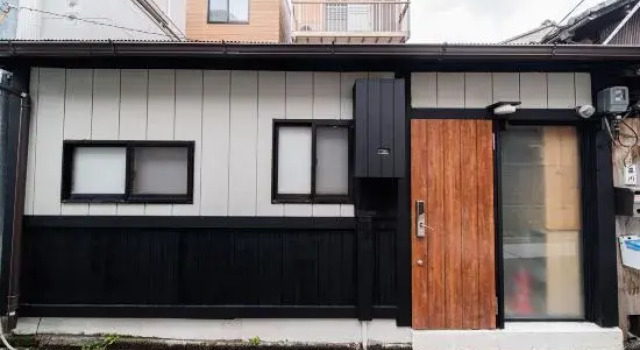 new opened! 4 minutes from Shijo Omiya station, best value bungalow, shower toilet separate, Book Hotel Kyoto Japan