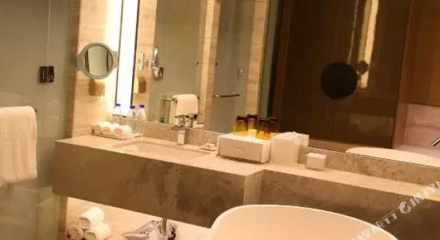 Номер Deluxe Renaissance Suzhou Wujiang Hotel
