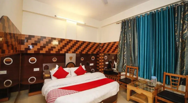 OYO 24006 Hotel Him Regency, Забронировать Отель Отели Манали с завтраком, Завтраки