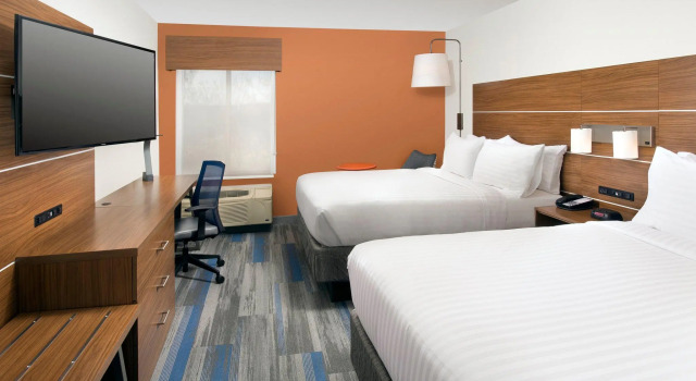 Четырёхместный номер Standard Holiday Inn Express & Suites College Park - University Area by IHG