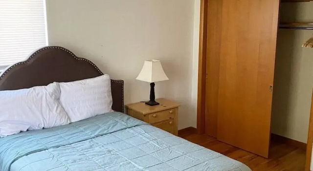 Modern, Homey 2-bedroom in Toledo, Varaa Hotelli Toledo Ohio