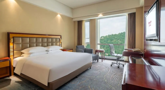 Двухместный номер Deluxe Ramada Plaza By Wyndham Taian