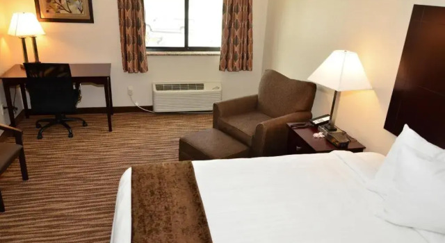 Студия Cobblestone Inn & Suites - Clarion
