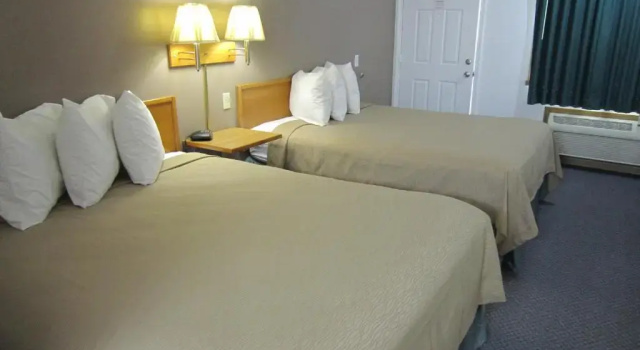 Четырёхместный номер Standard Cassville Budget Inn
