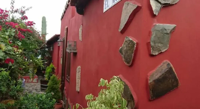 House With 2 Bedrooms in La Sabinita, With Wonderful Mountain View, Enclosed Garden and Wifi Near the Beach, Book Hotel Hotels in Tenerife with Parking, Parking