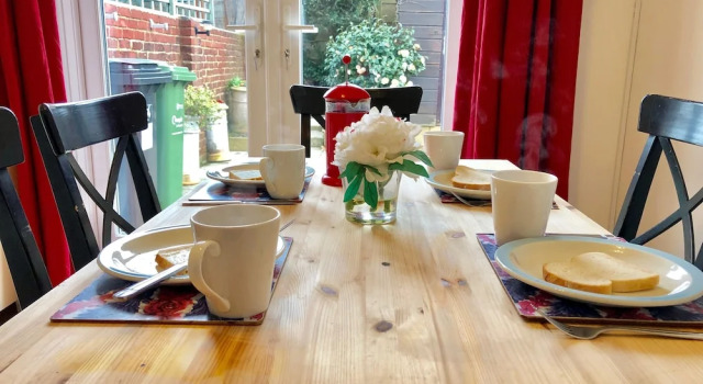 Коттедж Little Connaught 2 bed House pet friendly