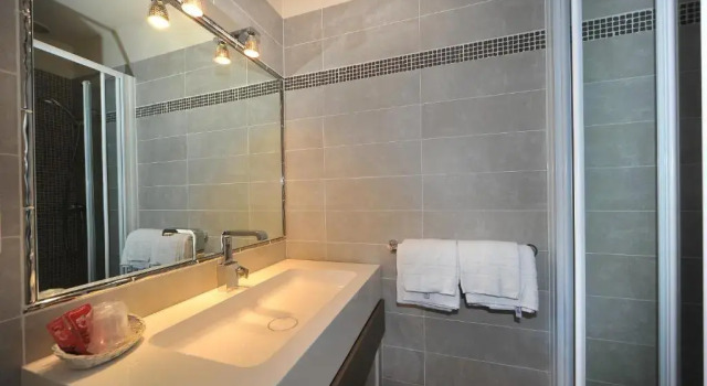 Номер Standard Hotel Beau Rivage