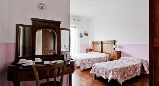 Rent Rooms Filomena & Francesca, Забронировать Отель Отели Лацио с бассейном, Бассейн