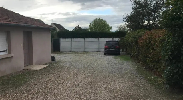 studio avec place de parking, Boek Appartement Yzeure Allier